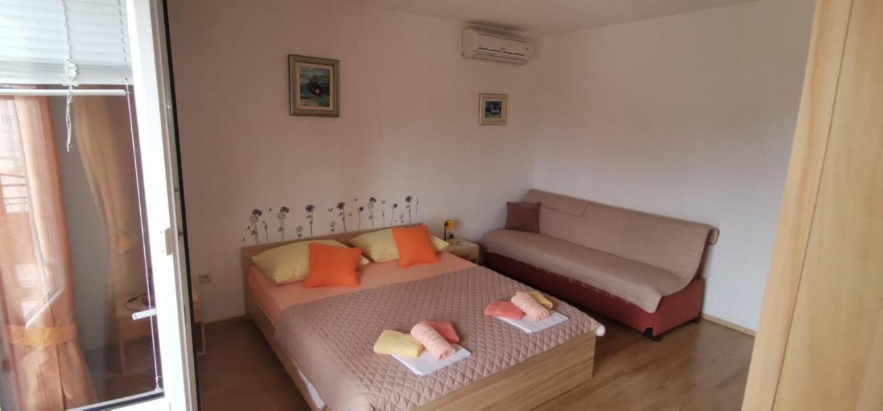 Apartments Mate Baska Voda Ngoại thất bức ảnh